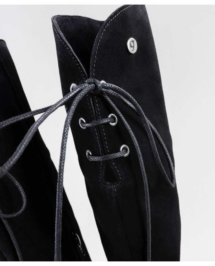 Botas Pretas de Cano Alto Ginova com Cordões Ajustáveis