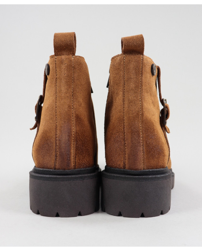 Camel Boots of Lady Ginova with Fecho