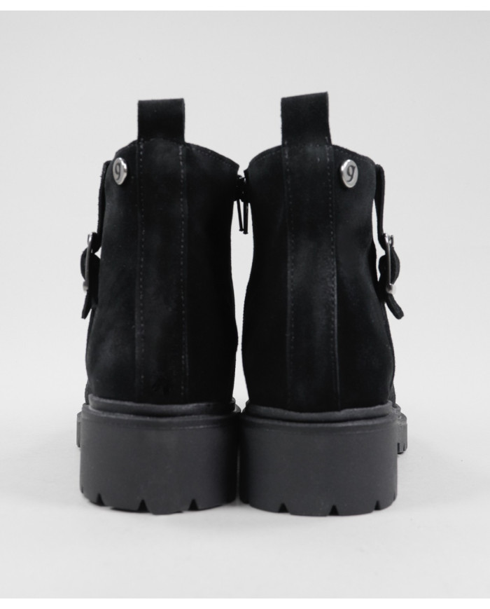 Black Boots of Lady Ginova with Fecho