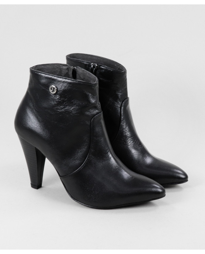 Botins Pretos de Senhora Ginova em Pele