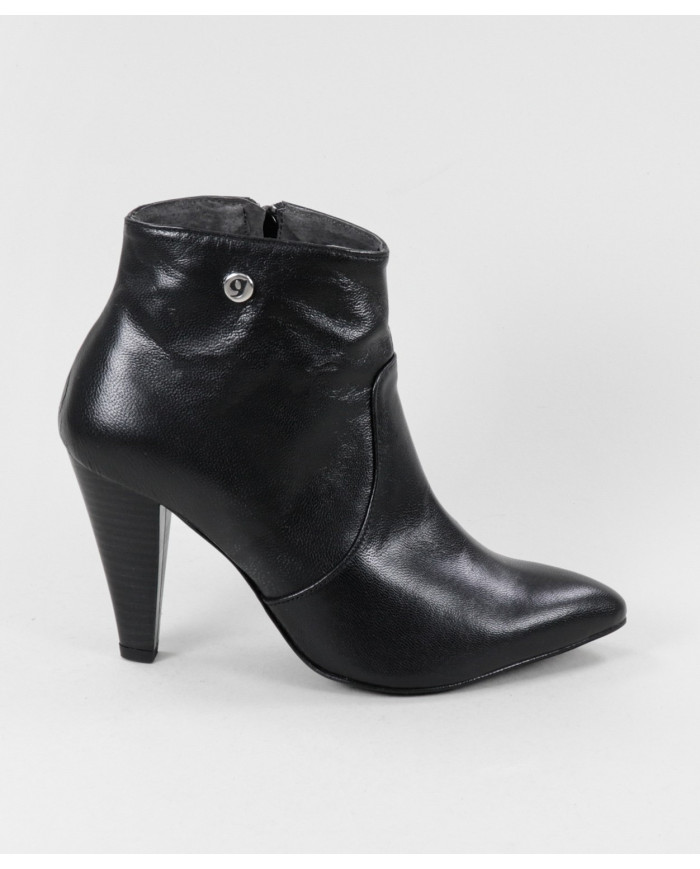 Botins Pretos de Senhora Ginova em Pele
