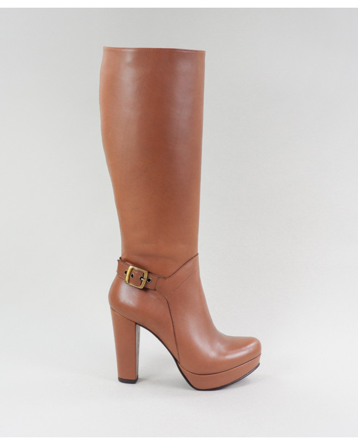 Botas Camel de Cano Alto Ginova com Fivela