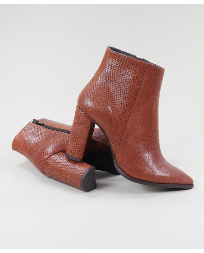 Botas de tacón de alta Ginova con piel embosada