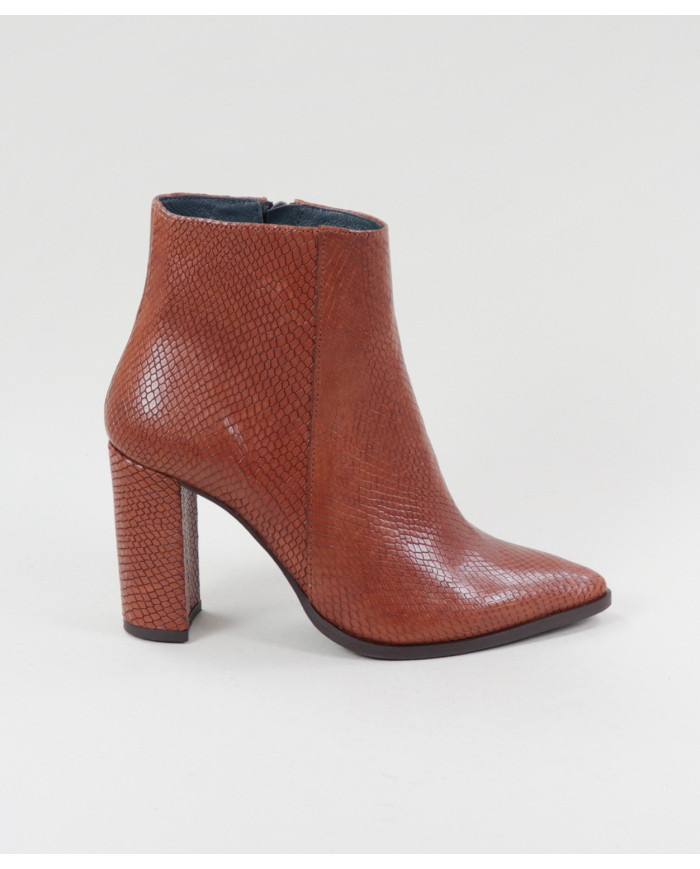 Botas de tacón de alta Ginova con piel embosada