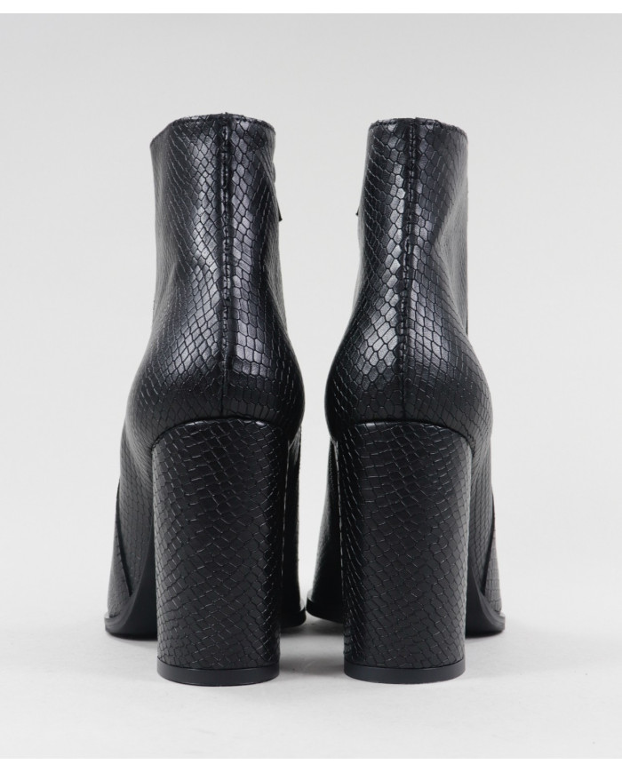 Botas Pretas de Salto Alto Ginova com Pele Gravada