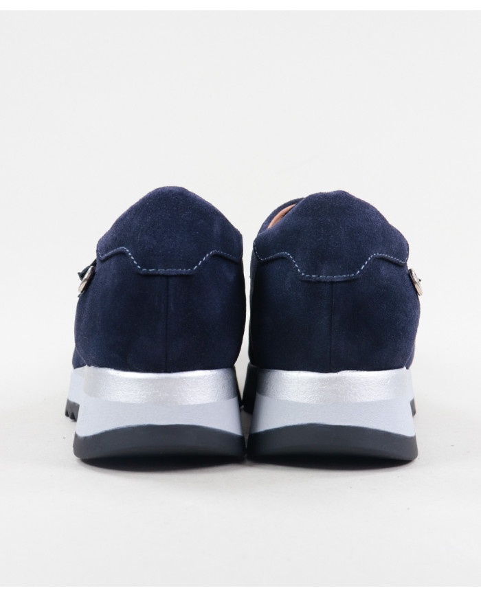 Blue Ginova shoes with Strips in Velcro