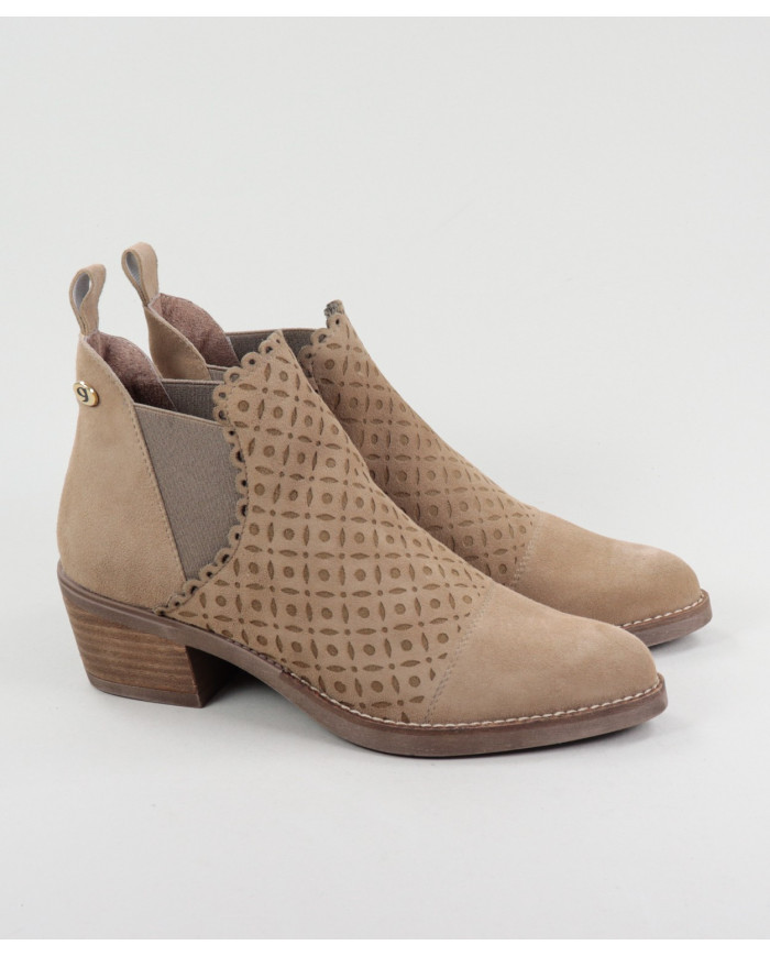 Botas Taupe Ginova com Pele Gravada com Textura
