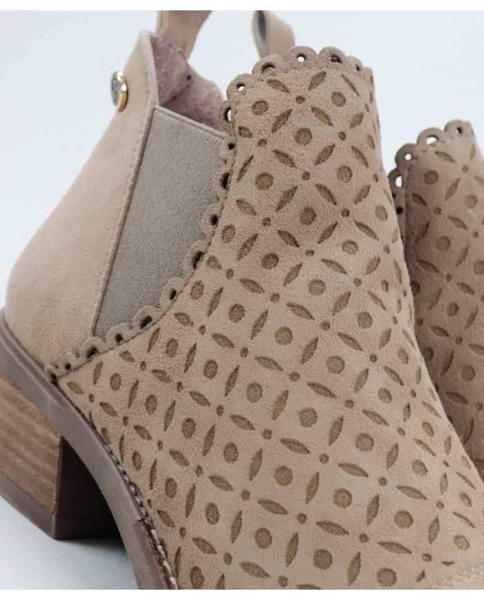 Taupe Ginova Boots with Skin Engraved with Texture