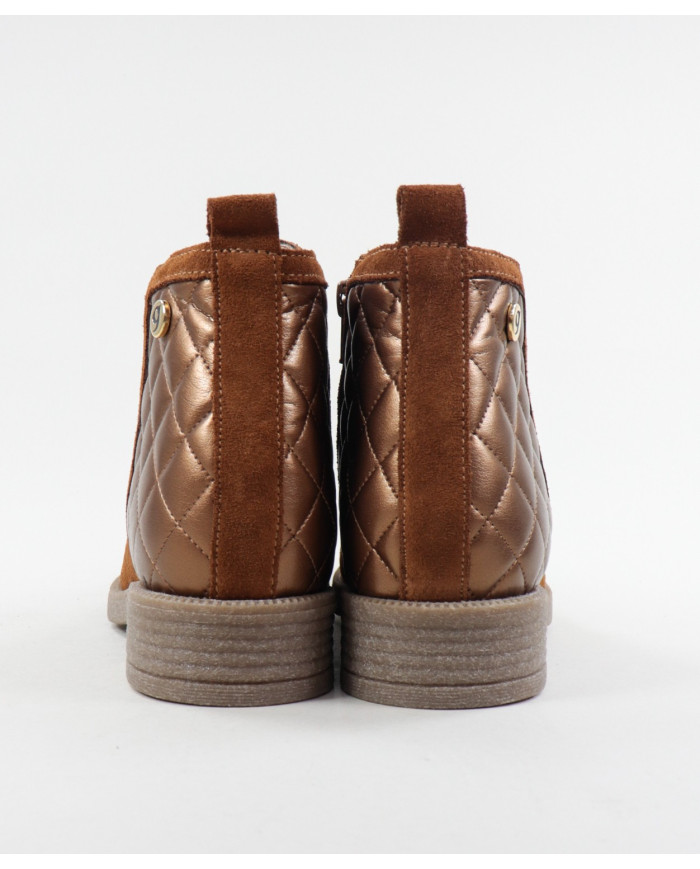 Camel Boots of Lady Ginova with Effect Quilted