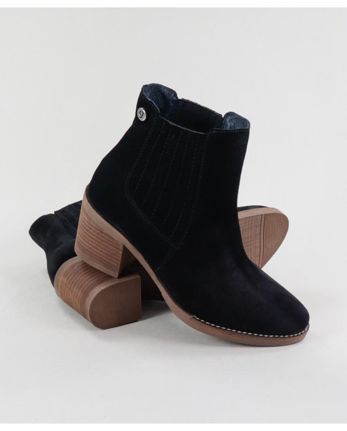 Botas Pretas Texanas de Salto Médio Ginova