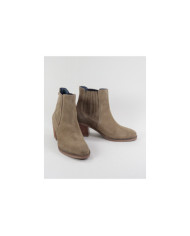 Taupe Texanas Middle Heel Boots Ginova