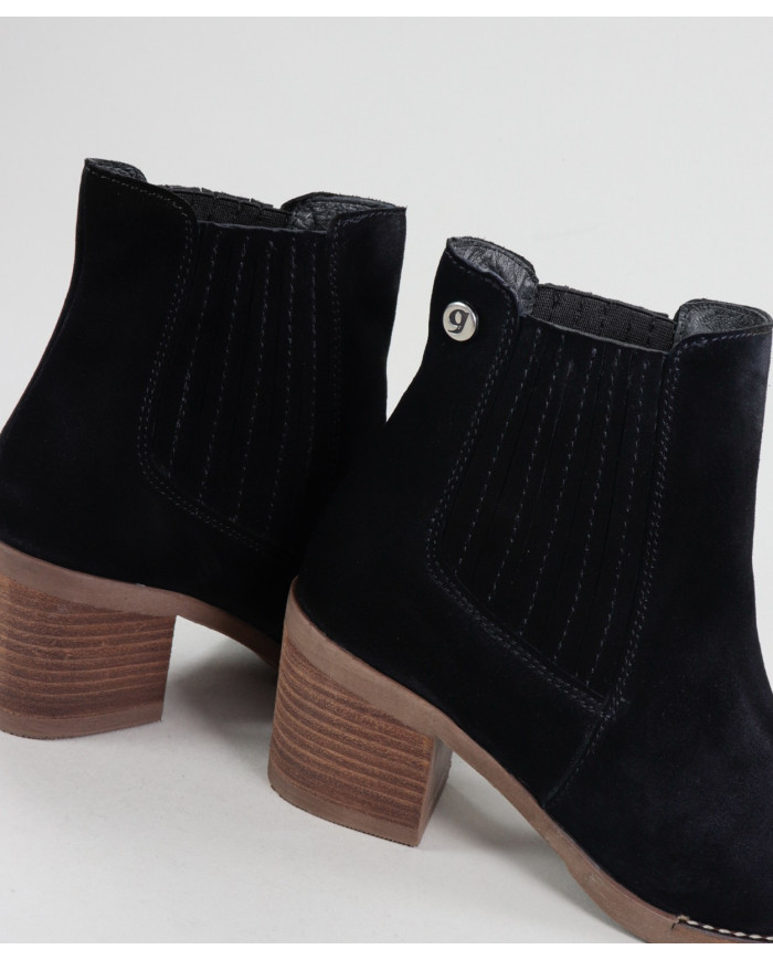 Black Boots Texanas of Middle Heel Ginova