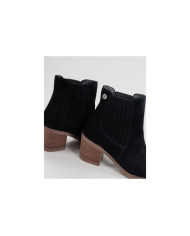 Botas Pretas Texanas de Salto Médio Ginova