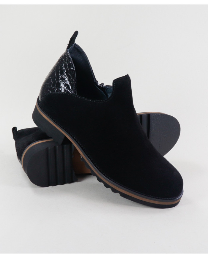 Rasos Ginova Black Buttons with Cutout