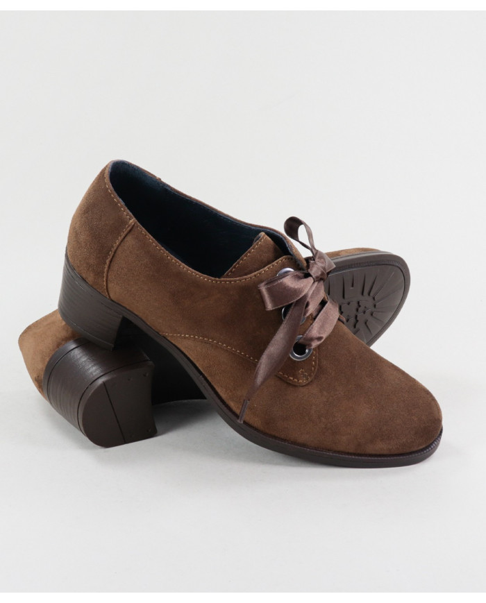 Camel Boots of Lady Ginova of Middle Heel