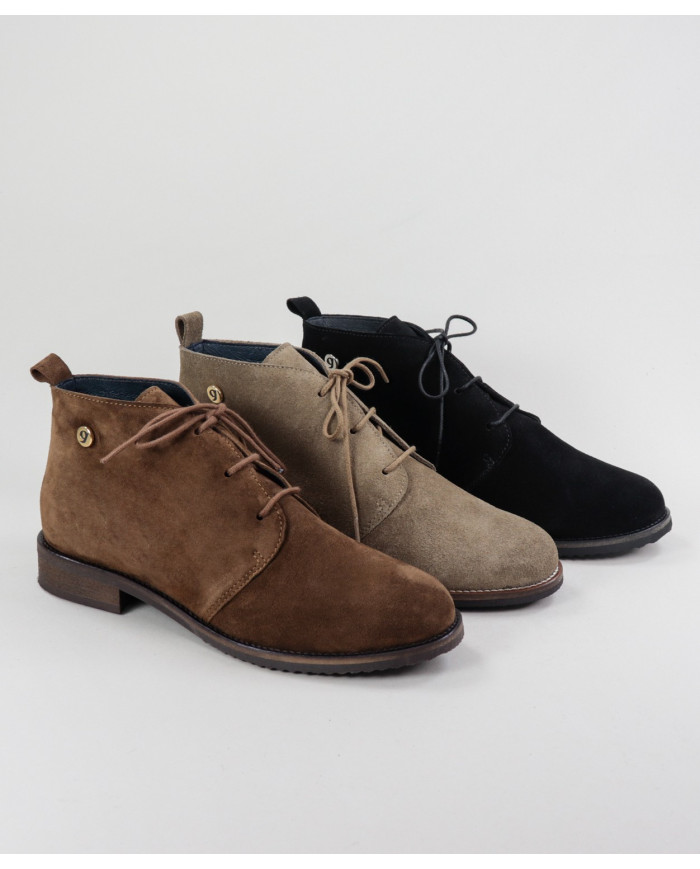 Botins Rasos Ginova com Cordões Finos