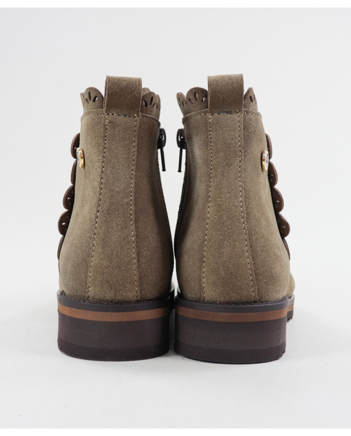 Taupe Rasas Ginova Boots with Rebordo Decorated