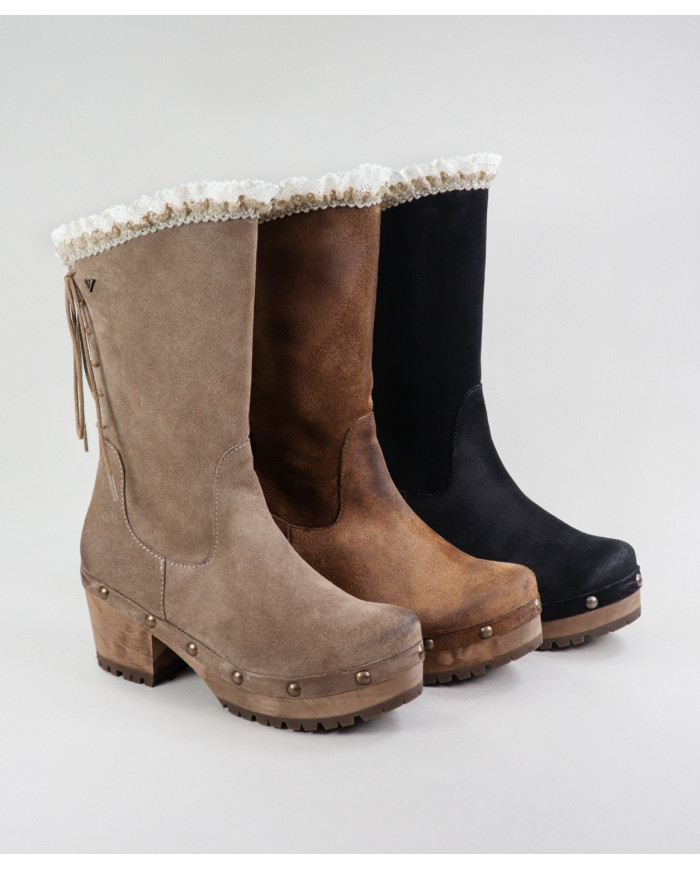 Ginova Women's Boots with Cords