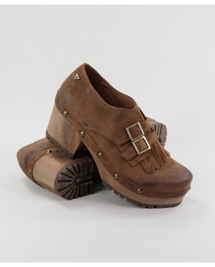 Ladies Camel Ginova Socks with Buckles