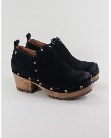 Black Madonna Buttons with Wood Sole and Tachas