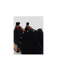 Botins Pretos de Senhora com Sola de Madeira e Tachas