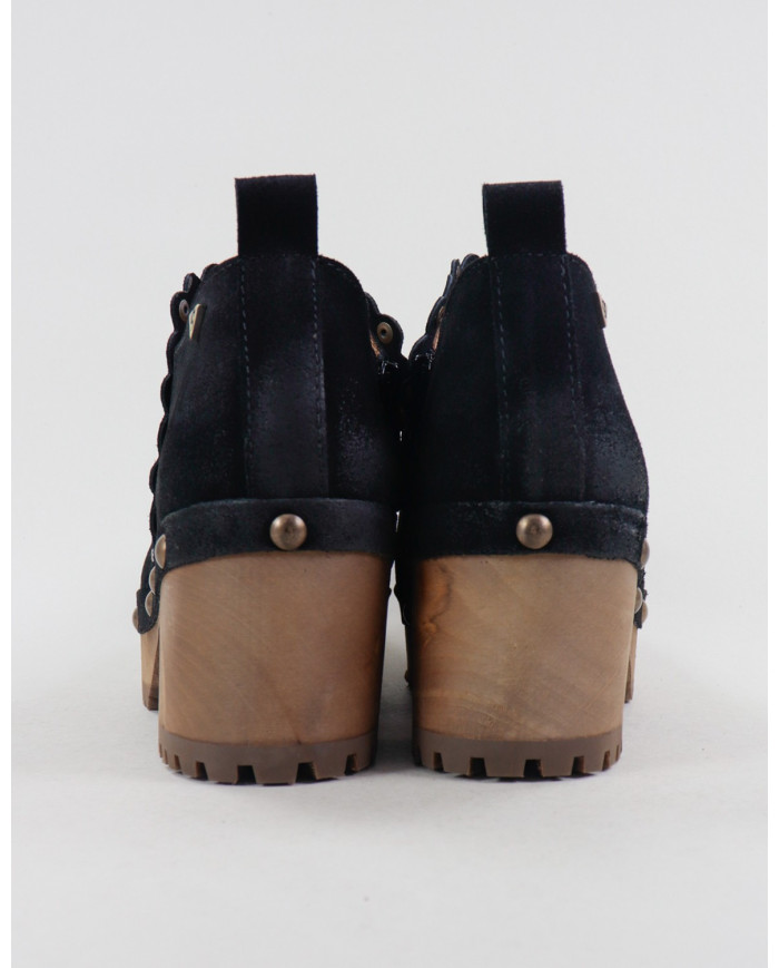 Black Madonna Buttons with Wood Sole and Tachas