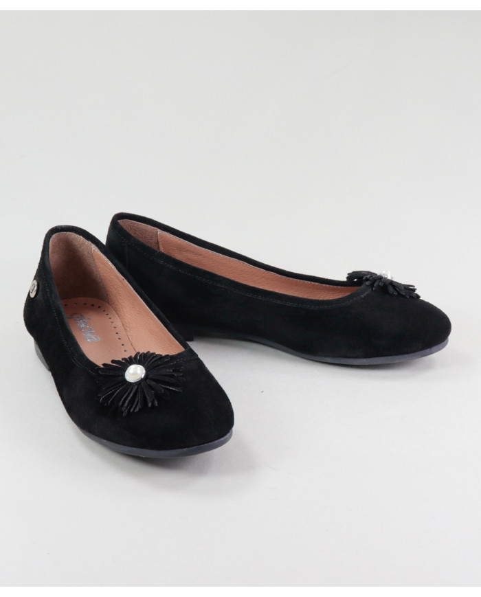 Sabrinas Pretas de Senhora Ginova with Decorative Aplique