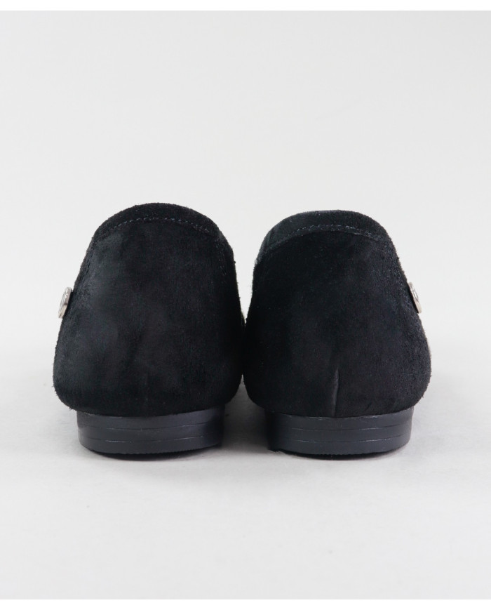 Sabrinas Pretas de Senhora Ginova with Decorative Aplique