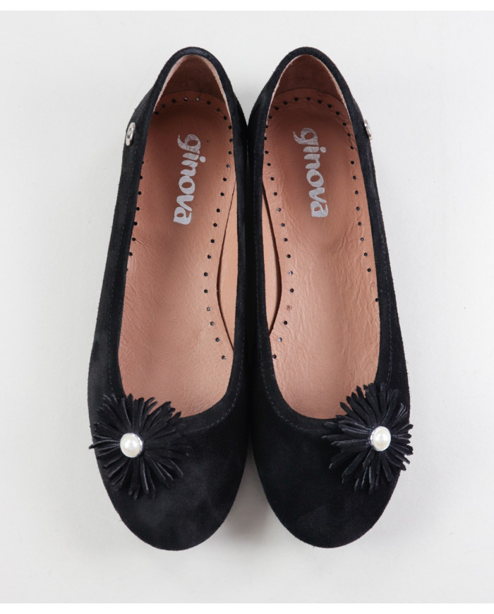 Sabrinas Pretas de Senhora Ginova with Decorative Aplique