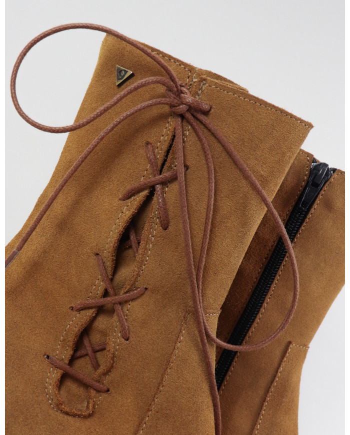 Botas Camel de Senhora Ginova com Atacadores Laterais
