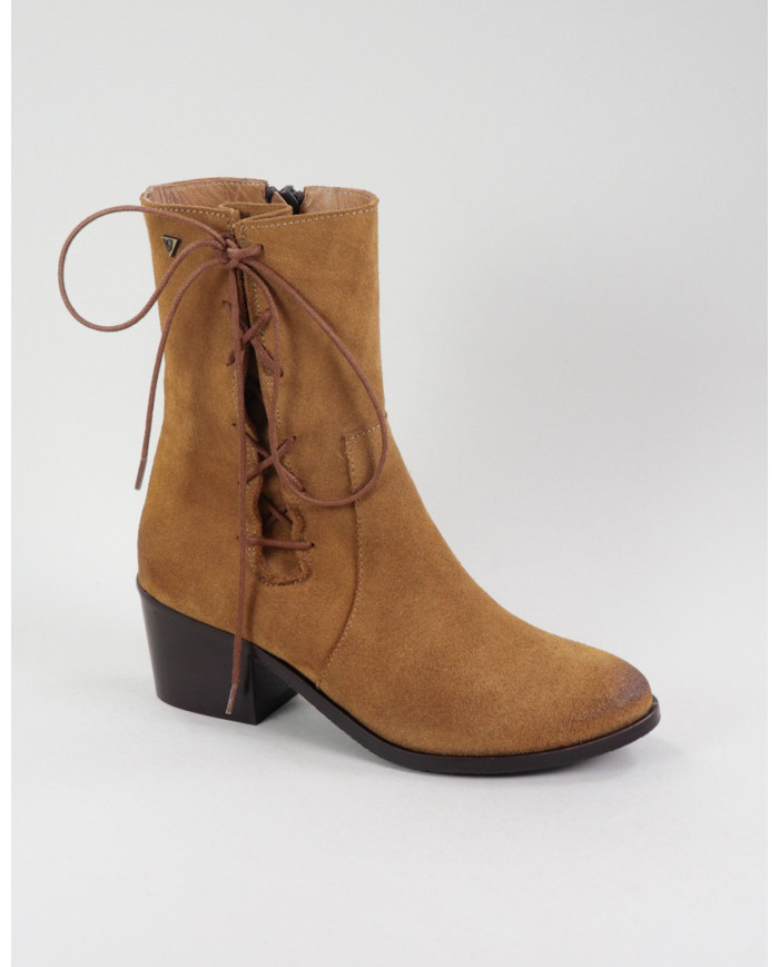 Botas Camel de Senhora Ginova com Atacadores Laterais