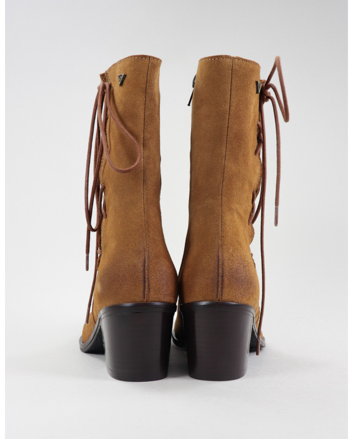 Camel Boots of Lady Ginova with Lateral Wholesalers