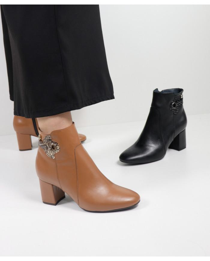 Elegant Ginova Buttons With Zip