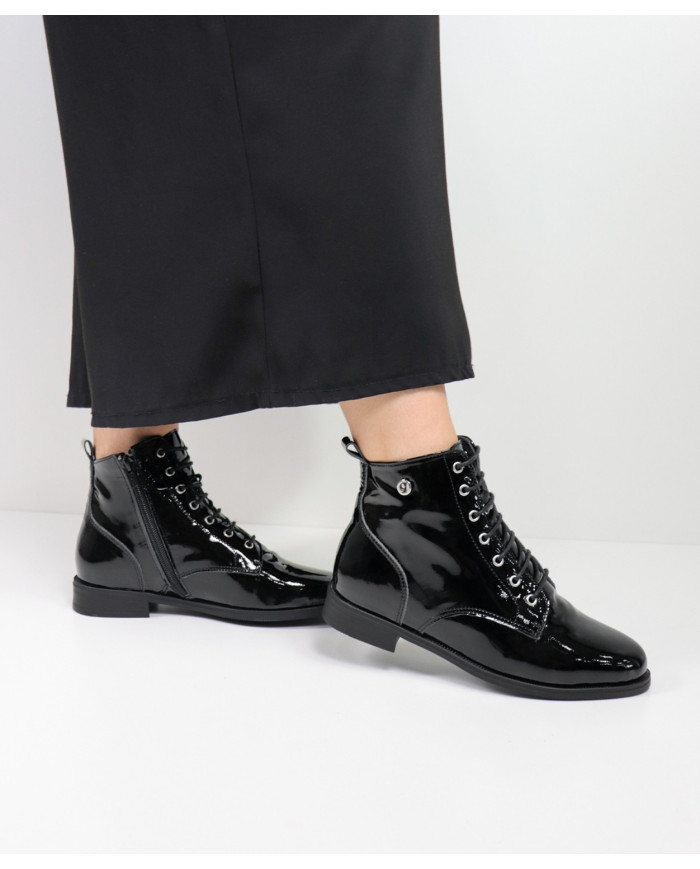Botas de Senhora Rasas Ginova Envernizadas