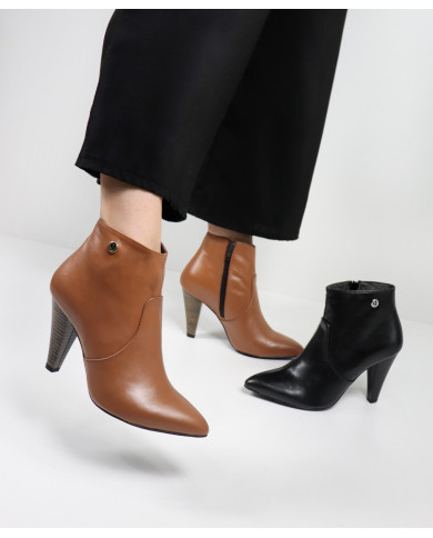 Botins by Senhora Ginova in Skin