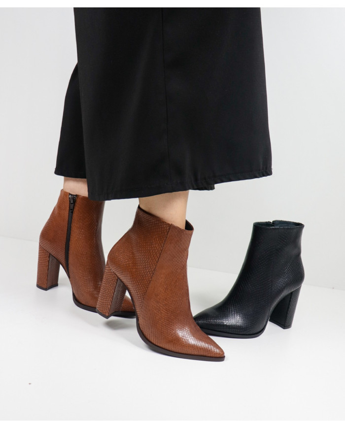 Botas de Salto Alto Ginova com Pele Gravada