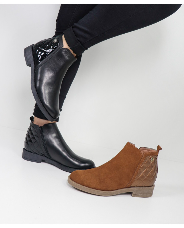 Ms. Ginova's Boots with Effect Quilted