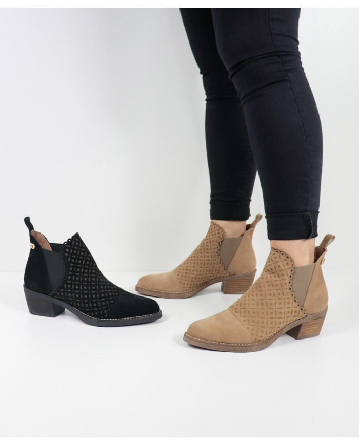 Botas Ginova com Pele Gravada com Textura