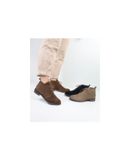 Botins Rasos Ginova com Cordões Finos