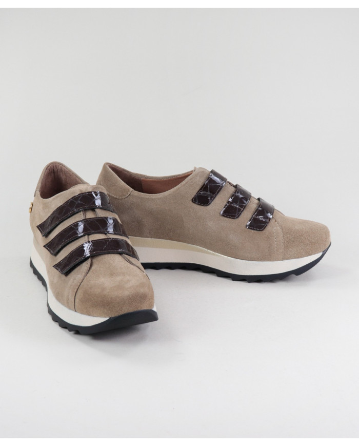 Taupe Ginova shoes with Strips in Velcro