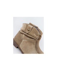 Ginova Rasa Botas con efecto arrugado