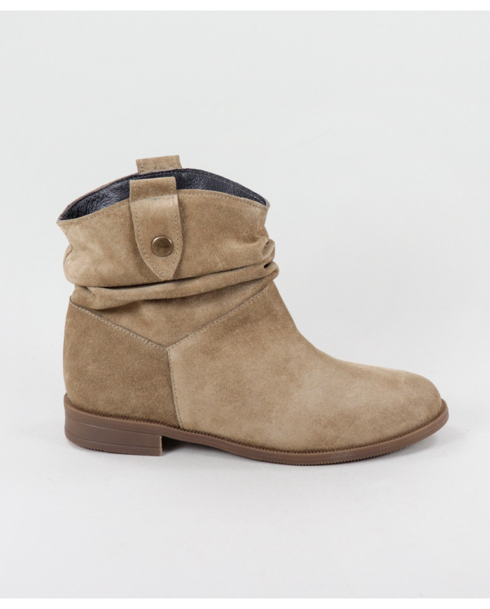 Taupe Rasas Ginova Boots with Wrinkled Effect