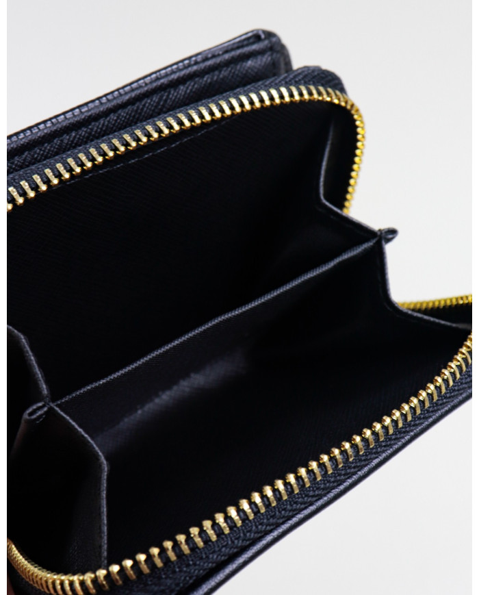 Ladies Black Wallet with Clasp