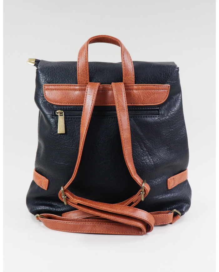 Mochila Preta de Senhora com Fivelas