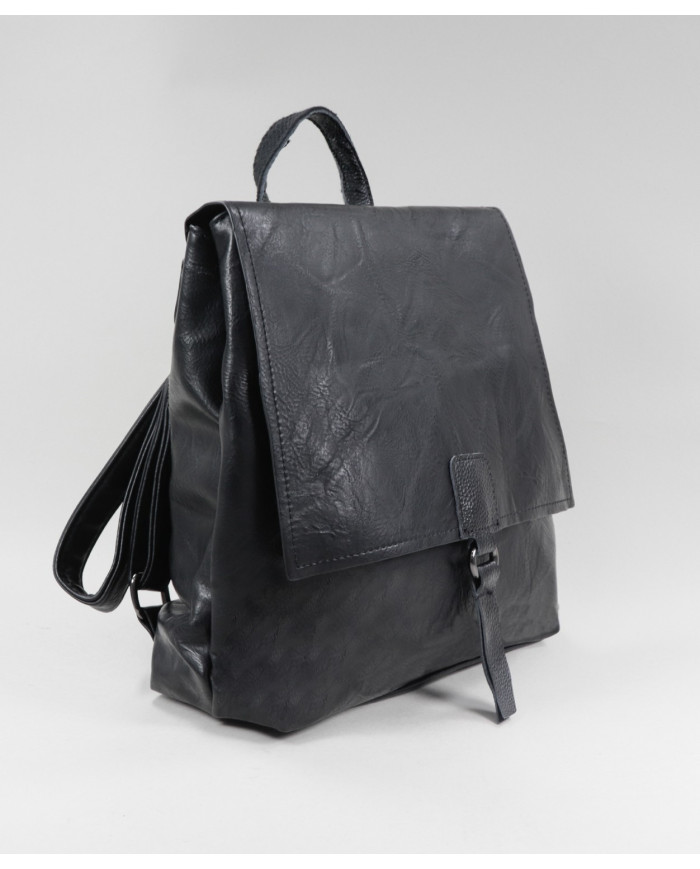 Mochila negra con decoración de la aplicación