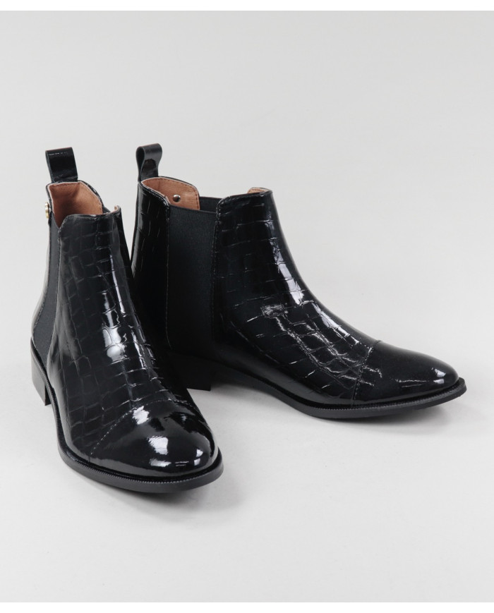 Rasas Ginova Black Boots with Finish Envernised