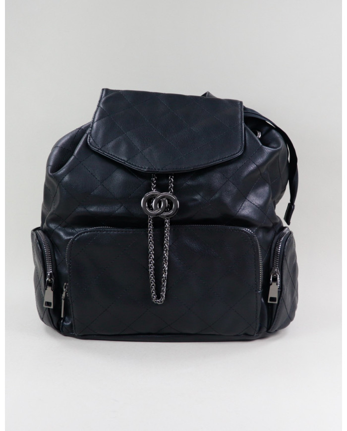 Mochila Preta de Senhora com Aplique Ajustável