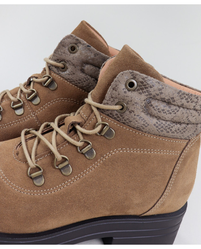 Camel Rasos Ginova Botins in Camurça