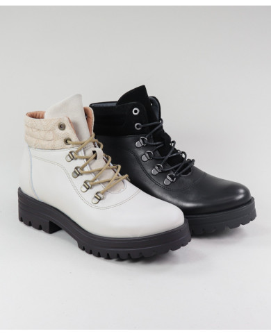 Botins Rasos Ginova em Pele