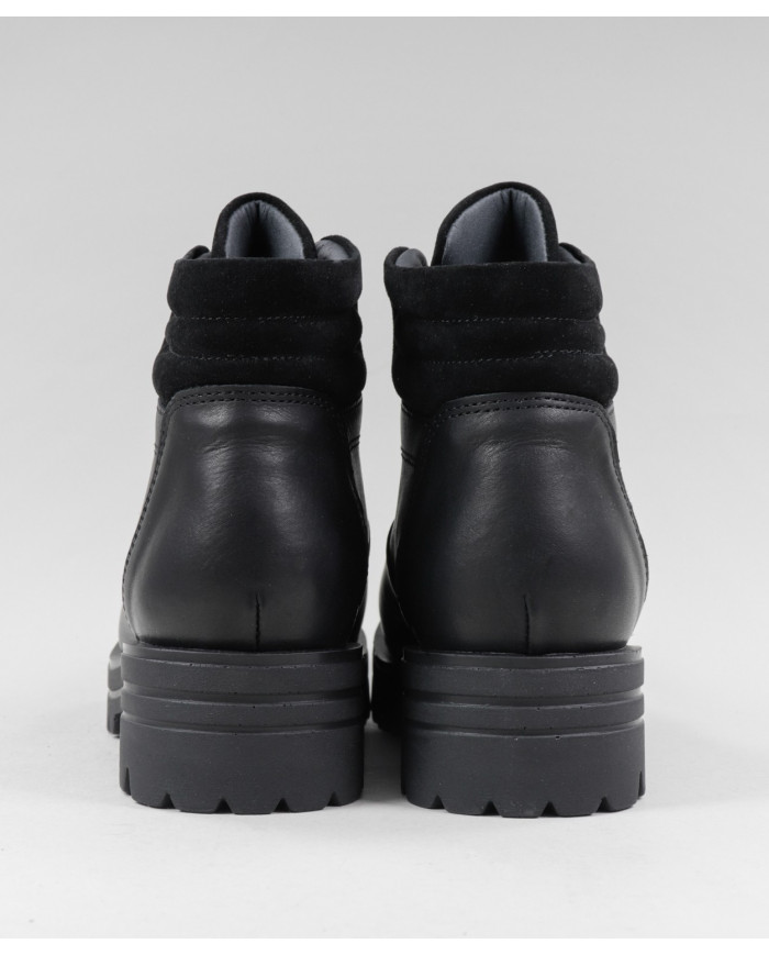 Black Boots Rasos Ginova in Skin